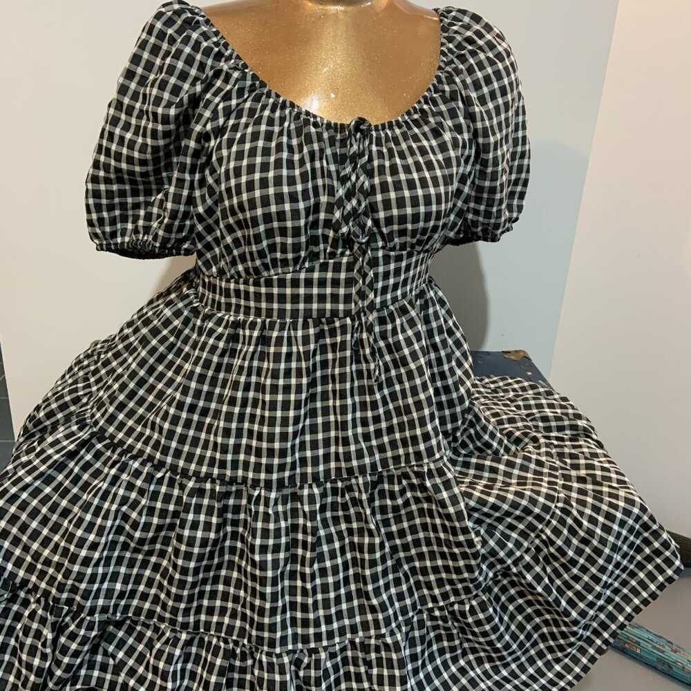 Shein black and white 0XL dress